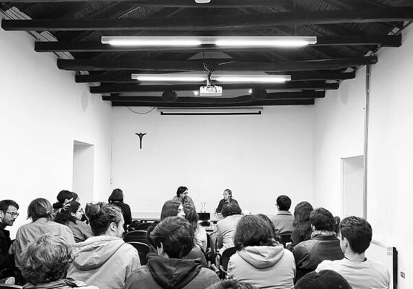 Fundación CyC, ARQ UC y FADEU UC rinden homenaje a Ernesto Rodríguez