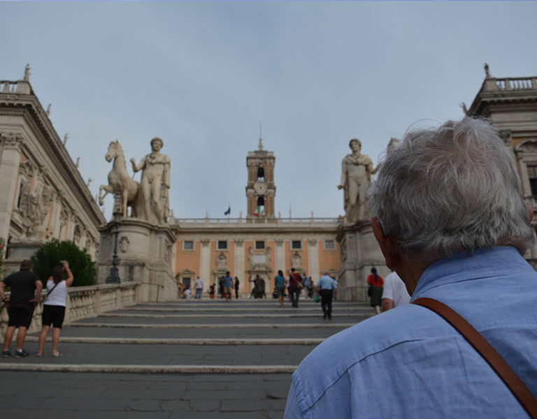 Ernesto Rodríguez en la Escalera España, Roma